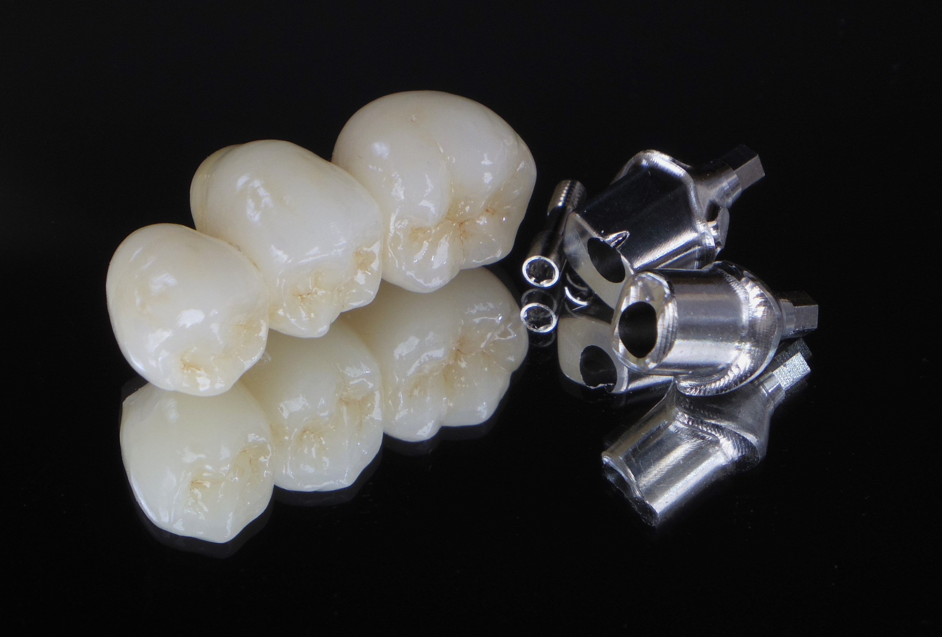 新宿駅新南口・代々木駅・新宿駅南口歯科三島