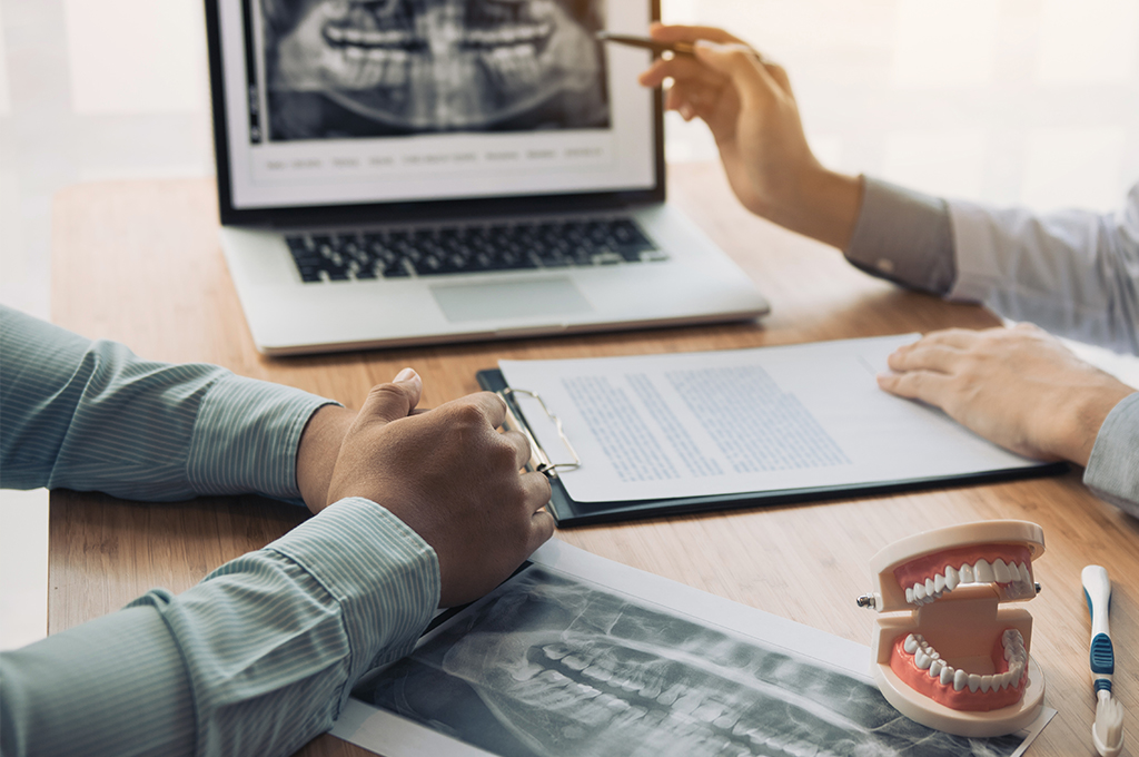 新宿駅新南口・代々木駅・新宿駅南口歯科三島